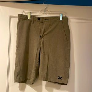 Billabong Mens Submersible Shorts, size 28. 9” inseam, overall length 19”. Khaki